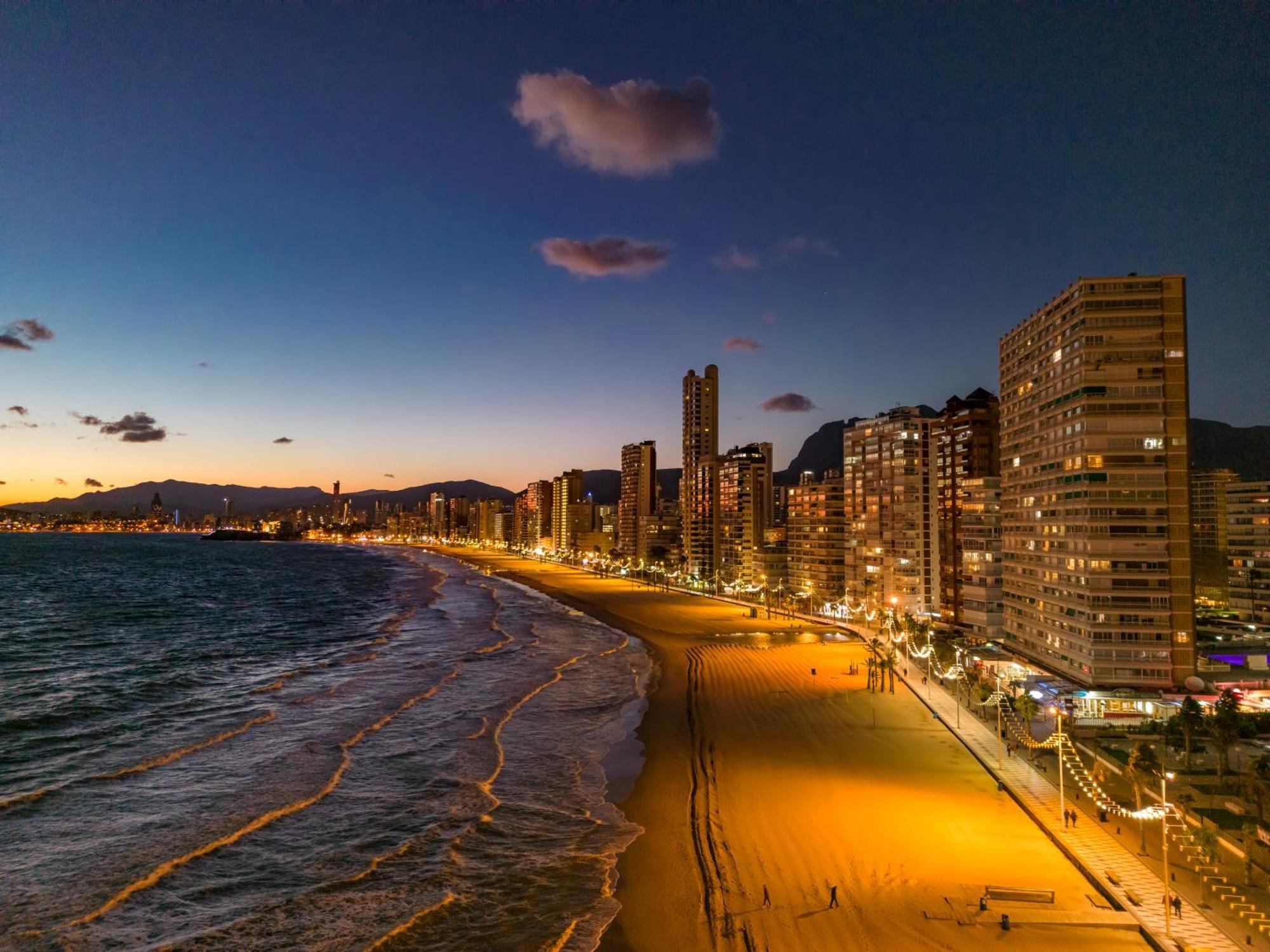 Three Bedrooms Apart In Benidorm Near Beach And Strip Ngoại thất bức ảnh